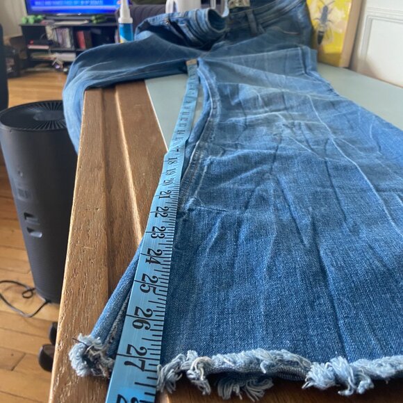 Vintage-style Flared Jeans with Frayed Hem - Picture 10 of 11